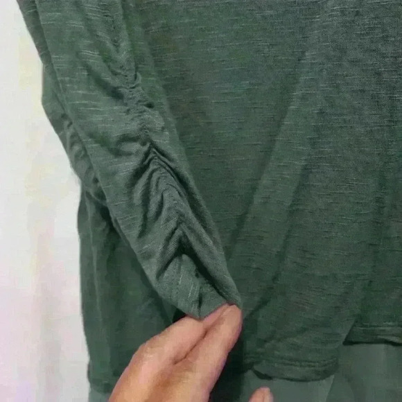 style and Co. moss/ army green top lightweight layered top long sleeve size L - Picture 2 of 5